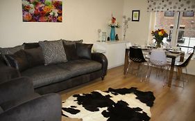 City Centre Apartment With Riverside Walks And Free Parking C20Si